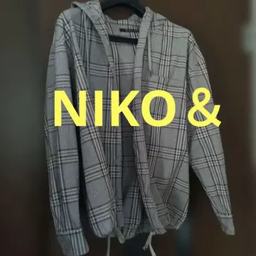 새상품급 NIKO AND - 체크 무늬 후드 부착 후드티
