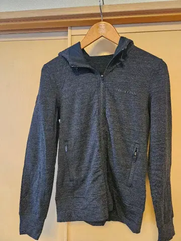 BRIEFING 후드 부착 후드티 차콜 그레이