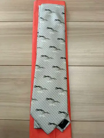 TRUSSARDI 인물 무늬 그레이 넥타이