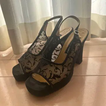 모드카올리 블랙 메쉬 펌프스 하이힐