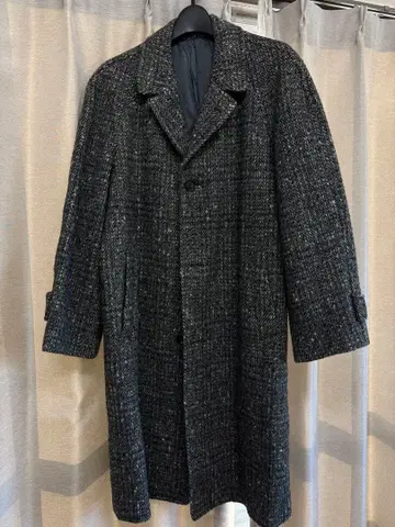 그레이 계열 트위드 체스터 코트