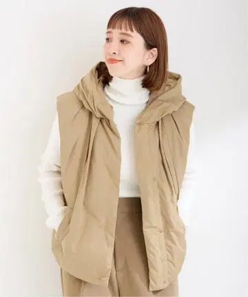 B.C STOCK 피치 타프타 개더 넥 다운 베스트