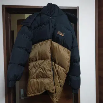 FIRST DOWN 다운 자켓 블랙/브라운