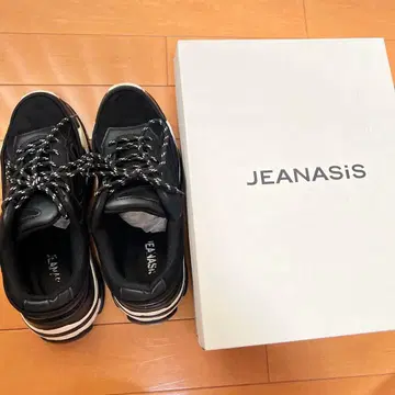 JEANASiS 블랙 스니커즈