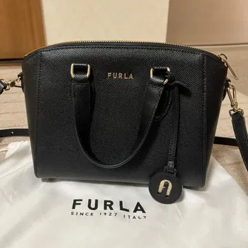 FURLA 훌라 숄더백 블랙 참 포함 수납 봉투 포함