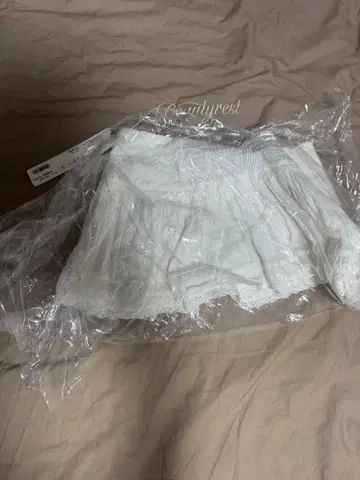 화이트 플레어 스커트 미사용