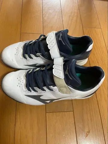 미즈노 스파이크 슈즈 화이트/네이비 사이즈 23.0