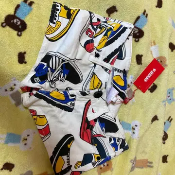 코코룰루 스니커즈 패턴 숏팬츠 M 사이즈