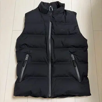 LACOSTE 블랙 다운 베스트