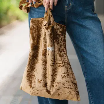 Uhr 우아 별주 벨로아 백 Velour Tote