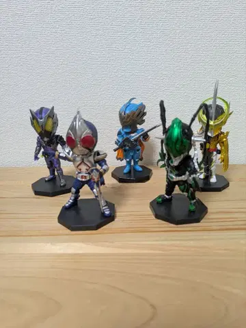 제일복권 가면라이더 미니 피규어 5체 + 가면라이더 초코 피규어 제츠