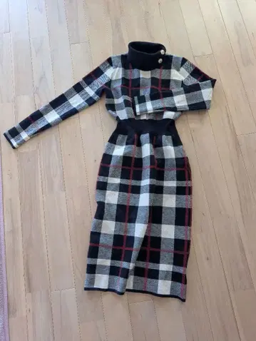 미셸 마카롱 체크 무늬 니트 원피스