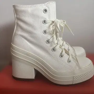 컨버스 화이트 통굽 하이컷 스니커즈