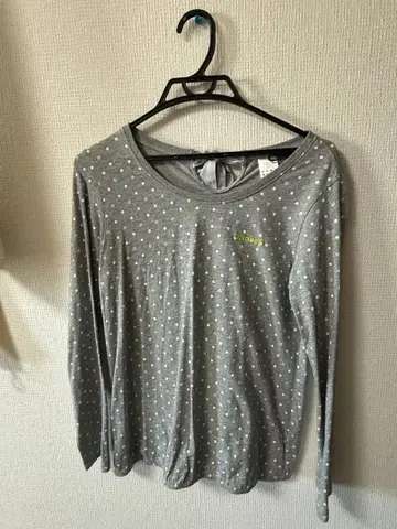 그레이 도트 무늬 긴팔 T셔츠 리본 포함