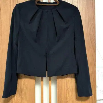 BODYDressing 블랙 노카라 자켓 숏 기장