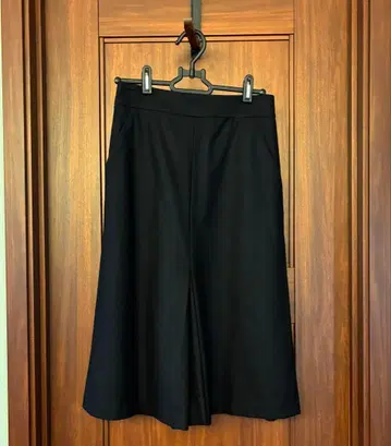 23구 온워드 박스 플리츠 스커트