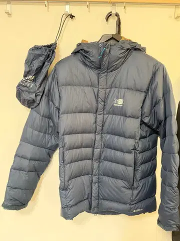 카리마 빈슨 다운 후드티