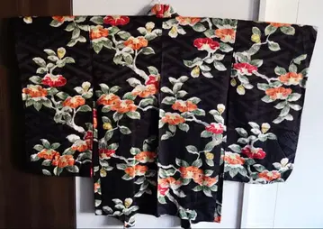 앤티크 긴 겉옷 블랙 베이스 눈을 머금은 동백