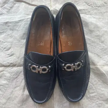 블랙 가죽 로퍼 메탈 버클 포함