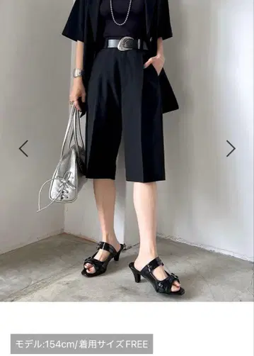 PAGEBOY/페이지 보이 라이트 엘 테레사 하프 팬츠 블랙