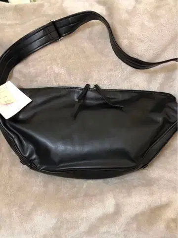 studioCLIP 가볍고 부드러운 숄더백