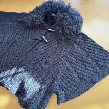 LAUTREAMONT 네이비 니트 판초