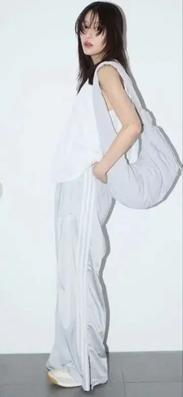 emmi 아디다스 TRACK PANTS