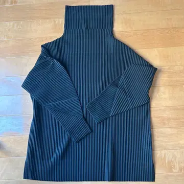 옴므 플리세 이세이 미야케 블랙 리브 니트