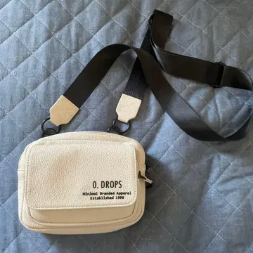 O. DROPS 화이트 숄더백
