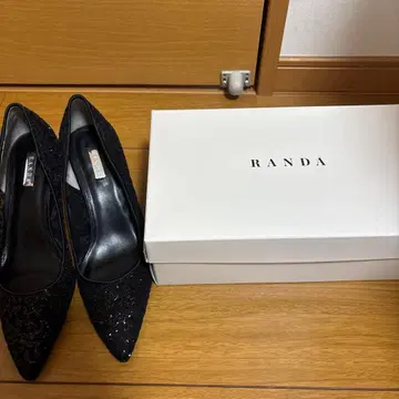 RANDA 블랙 스팽글 펌프스