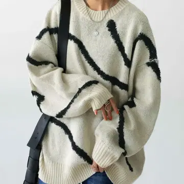 안티카 아이보리 블랙 뉘앙스 라인 오버 사이즈 니트