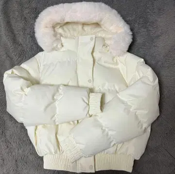 귀여운 화이트/크림 퍼 다운 자켓 / F