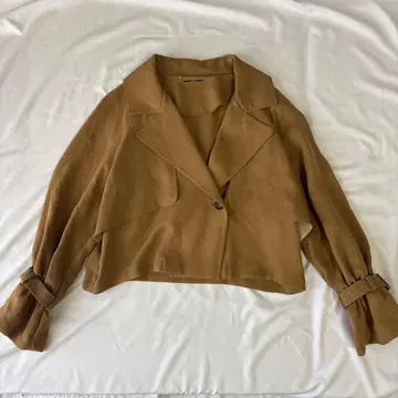 Mila Owen 미라 오웬 크롭 자켓 카멜 사이즈 1