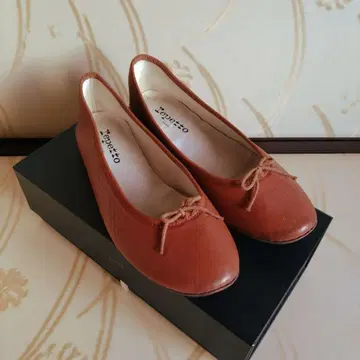 Repetto 브라운 발레 슈즈 38 1/2 작음