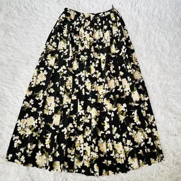 잉게보그 꽃무늬 플리츠 스커트 블랙