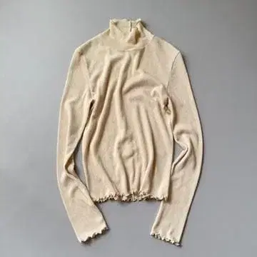 리브 베이지 하이넥 상의