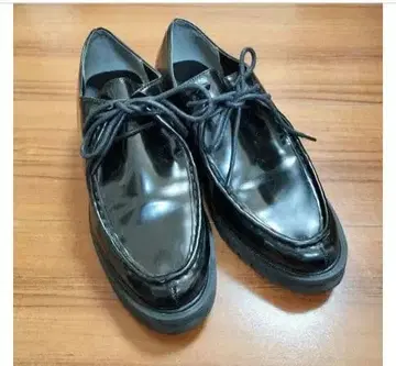 새상품급 그린 라벨 릴랙싱 통굽 에나멜 레이스업 슈즈