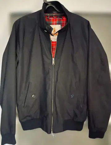 BARACUTA 블랙 자켓 38 사이즈