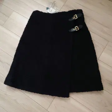 [ 새상품 ] Traditional Weatherwear 블랙 스커트