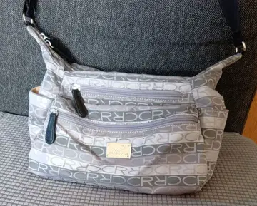 CROCODILE 그레이 로고 프린트 숄더백