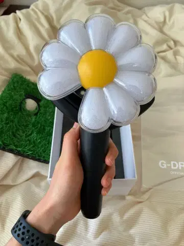 G-DRAGON 공식 응원봉 트레이딩 카드 포함