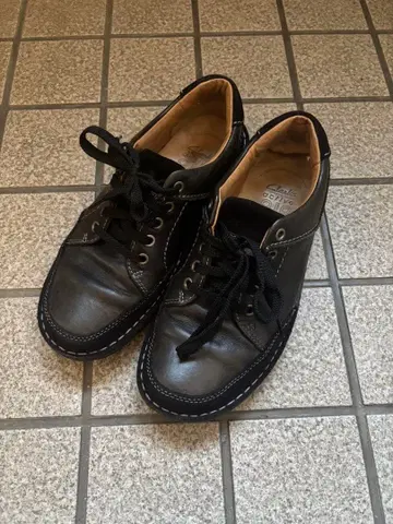 Clarks 블랙 가죽 신발 UK 7G
