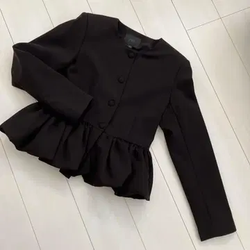 ZARA 프릴 노카라 자켓 M 블랙