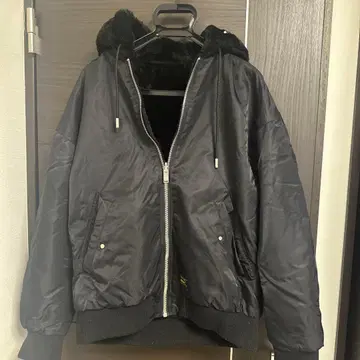 플리스 안감 블랙 후드 부착 자켓