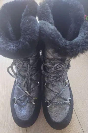 실버 퍼 무스탕 앵클부츠 박스 포함 블랙