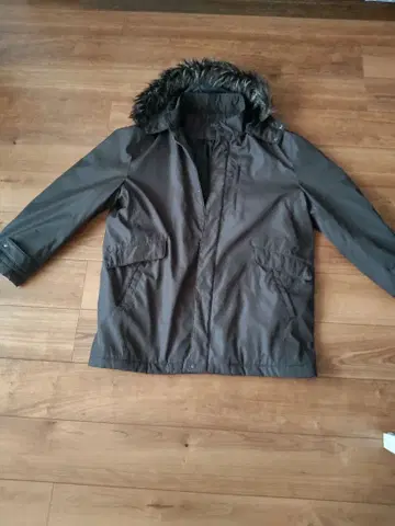 후드 부착 다크 브라운 자켓 3L 사이즈