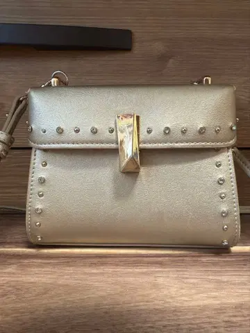 셀포드 골드 스터드 숄더백