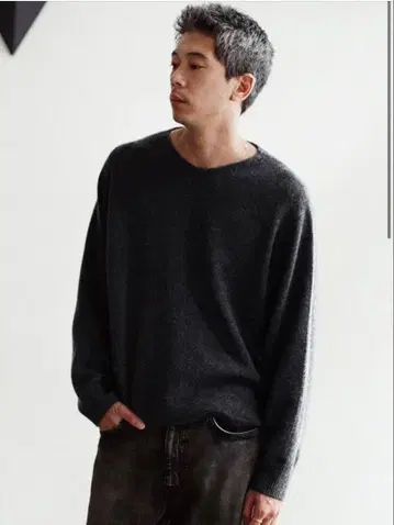 LIDNM Cashmere Slouch V-neck