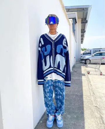 .KOM 그래픽 니트 가디건 네이비