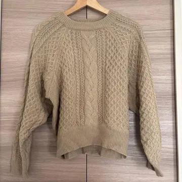 [ CIEL ] 베이지 케이블 니트 스웨터 긴팔